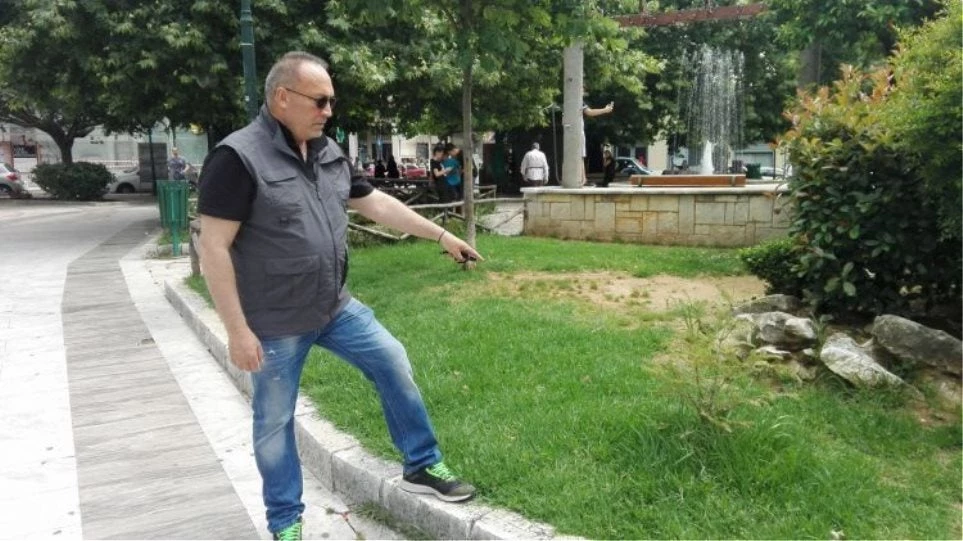 Παραλίγο τραγωδία στο Αγρίνιο: Άντρας έσωσε αγοράκι που πήγε να φάει φόλα για αδέσποτα